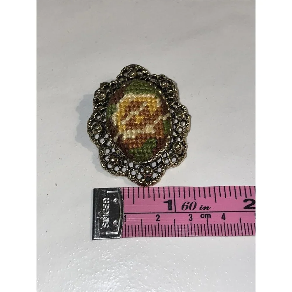 Vinatge Gold Tone Needlepoint‎ Floral Brooch Pin Filagre Mid-Century Art Deco A5